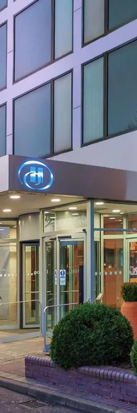 希尔顿伦敦盖特威克机场酒店，位于霍利的酒店