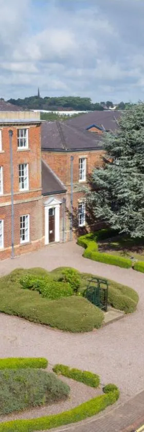 DoubleTree by Hilton Stoke-on-Trent, United Kingdom，位于特伦特河畔斯托克的酒店