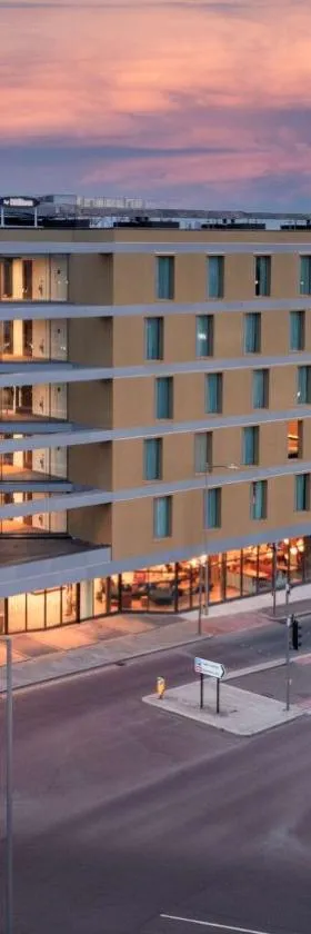 Hampton by Hilton Ashford International，位于阿什福德的酒店
