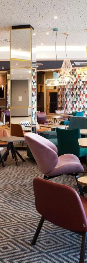 Hampton by Hilton Munich Airport South，位于哈尔伯格摩斯的酒店