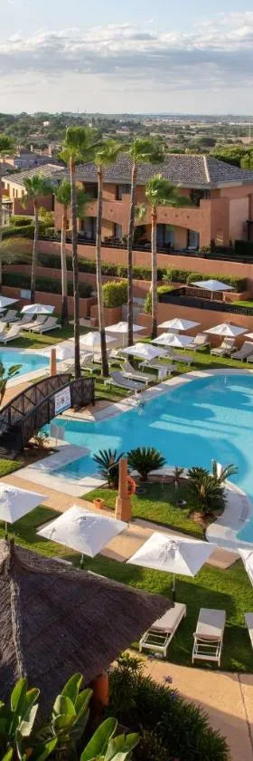 DoubleTree by Hilton Islantilla Beach Golf Resort，位于伊斯兰蒂拉的酒店