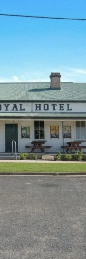 Royal hotel tambar springs，位于Tambar Springs的酒店