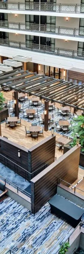 Embassy Suites by Hilton Minneapolis Airport，位于布卢明顿的酒店