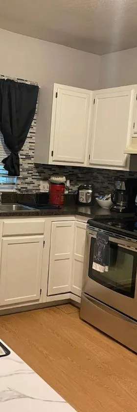 Vibrant 2 Bed Located Downtown Close to Soaring Eagle CMU，位于芒特普莱森特的酒店
