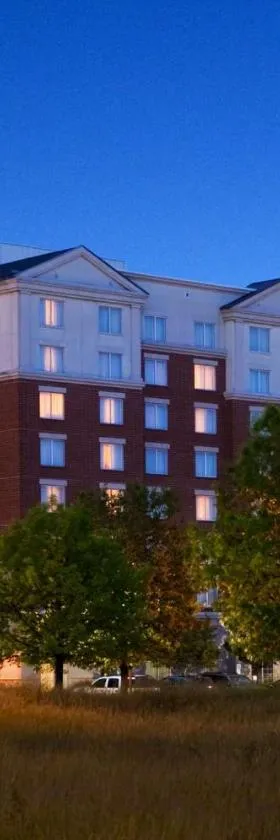 Embassy Suites by Hilton Columbus Dublin，位于都柏林的酒店