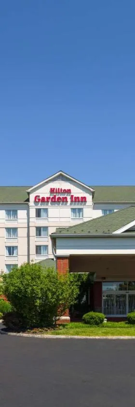 爱迪生拉里坦中心希尔顿花园酒店，位于爱迪生的酒店