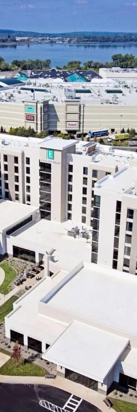 Embassy Suites By Hilton Syracuse Destiny USA，位于锡拉丘兹的酒店