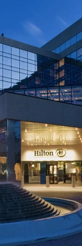 斯坦福德希尔顿酒店&行政会议中心，位于斯坦福德的酒店
