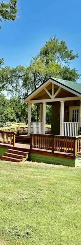 Small Home near Lake Fork with Stocked Pond，位于Emory的酒店