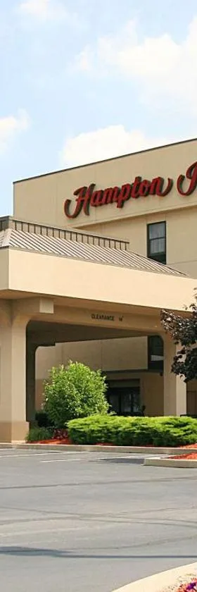 西南韦恩堡希尔顿恒庭酒店，位于韦恩堡的酒店