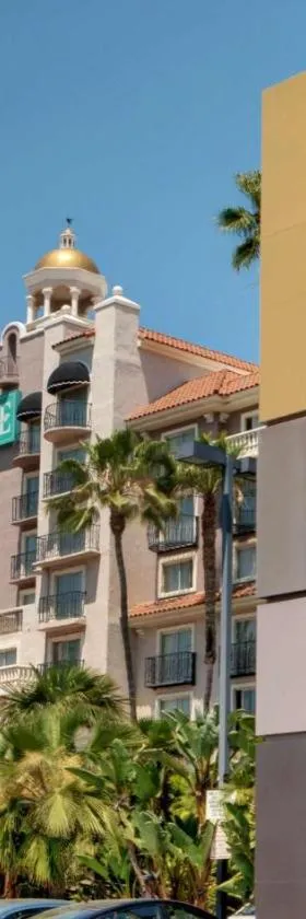 Embassy Suites by Hilton Los Angeles Downey，位于唐尼的酒店