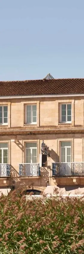 Best Western Premier Hotel des Vignes et des Anges，位于波亚克的酒店