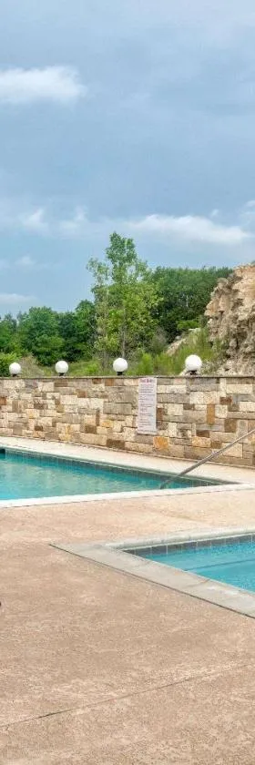 Baymont Inn & Suites by Wyndham Glen Rose，位于格伦罗斯的酒店
