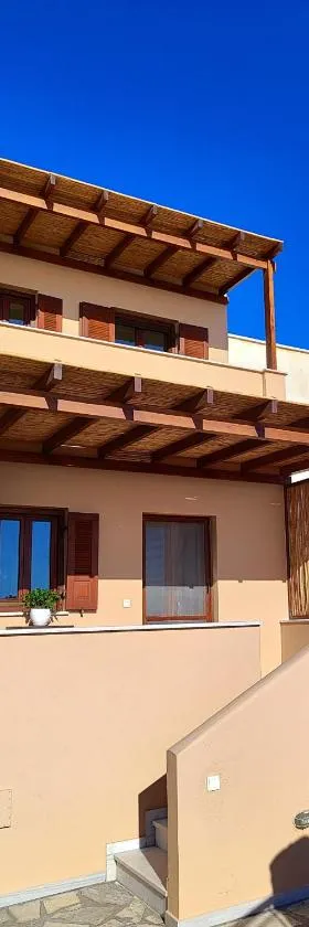 Kallistis Beach House，位于莫诺利索斯的酒店