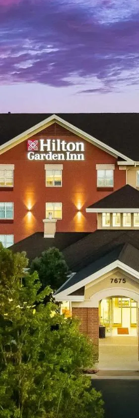罗克福德希尔顿花园酒店，位于罗克福德的酒店