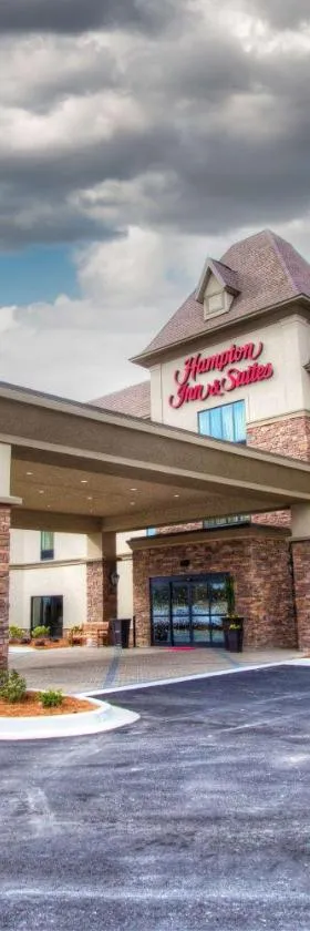 布拉塞尔顿汉普顿酒店，位于布拉塞尔顿的酒店