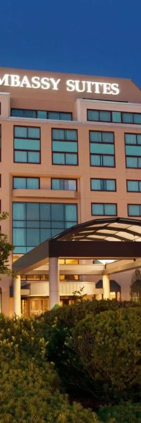 Embassy Suites by Hilton Boston Waltham，位于沃尔瑟姆的酒店