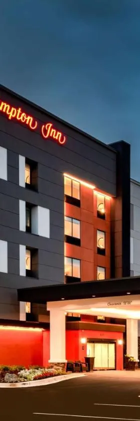 Hampton Inn Baltimore Bayview Campus，位于巴尔的摩的酒店