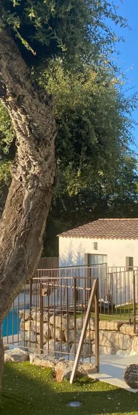 Le Cabanon de Val，位于加桑的酒店
