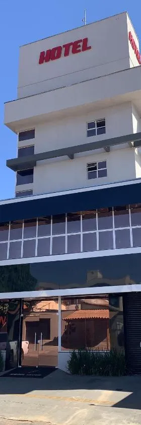 Hotel Seven，位于戈亚尼亚的酒店