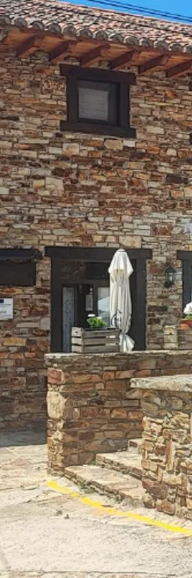 Posada de Serrada，位于Serrada de la Fuente的酒店