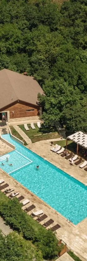 Apricot Aghveran Resort，位于阿格沃兰的酒店