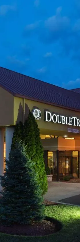 DoubleTree Suites by Hilton Hotel Cincinnati - Blue Ash，位于沙伦维尔的酒店