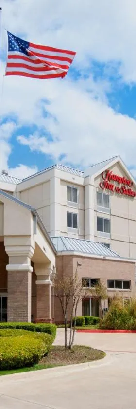 Hampton Inn & Suites N Ft Worth-Alliance Airport，位于罗阿诺克的酒店