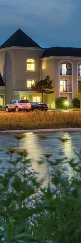 DoubleTree by Hilton Hotel Chicago Wood Dale - Elk Grove，位于Wood Dale的酒店
