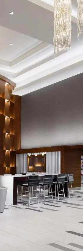 洛杉矶伍德兰德希尔斯希尔顿酒店，位于伍德兰希尔斯的酒店