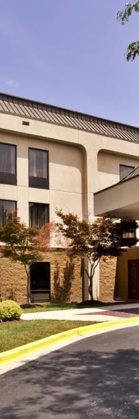 鲍伊希尔顿恒庭酒店，位于鲍伊的酒店