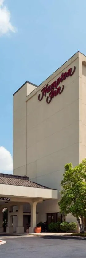 10号州际公路&学院大道恒庭酒店，位于巴吞鲁日的酒店