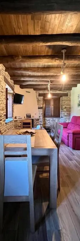 Casa A Poza，位于萨莫斯的酒店