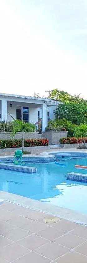 Extraordinaria Casa Finca Piscina AA，位于Sabanalarga的酒店