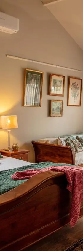 Meander Retreat - King Suite with rural views，位于Springton的酒店