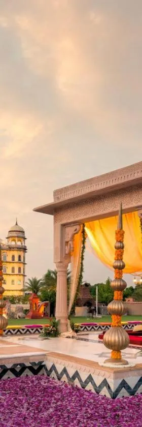 Noormahal Palace Hotel，位于卡尔纳尔的酒店