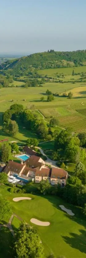 Logis Hôtel Golf Le Domaine Du Val De Sorne，位于韦尔南图瓦的酒店