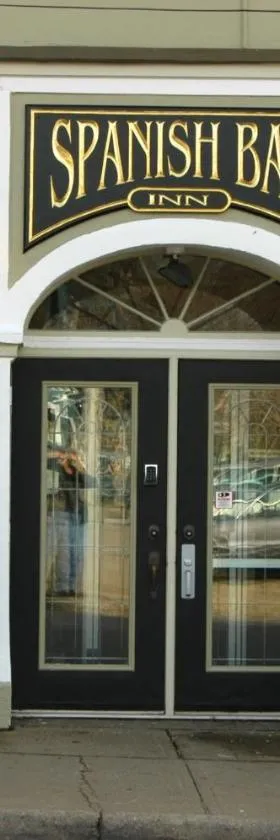Spanish Bay Inn, CANADA，位于悉尼的酒店