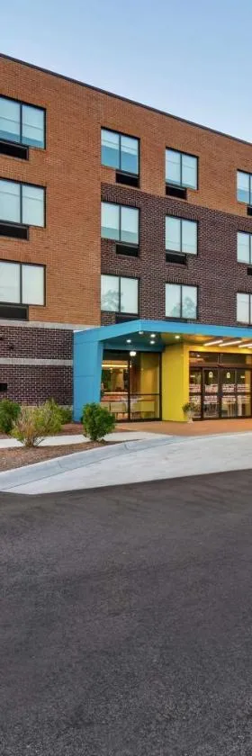 Tru By Hilton Sterling Heights Detroit，位于斯特灵海茨的酒店