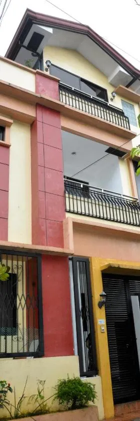 Maison Dos 3 bedroom, with 200mbps internet speed, netflix and aircon，位于安蒂波洛的酒店