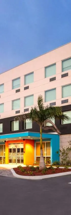 Tru By Hilton Port St Lucie Tradition，位于圣露西港的酒店