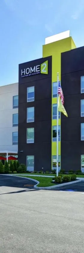 Home2 Suites by Hilton Queensbury Lake George，位于昆斯伯里的酒店