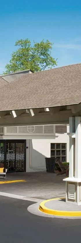黑德希尔顿恒庭酒店，位于希尔顿黑德岛的酒店