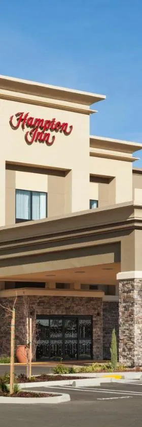 特洛克希尔顿汉普顿酒店，位于特洛克的酒店