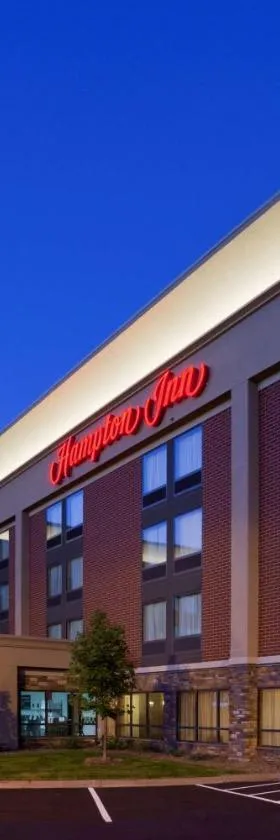 明尼阿波利斯西北枫林汉普顿酒店，位于梅普尔格罗夫的酒店