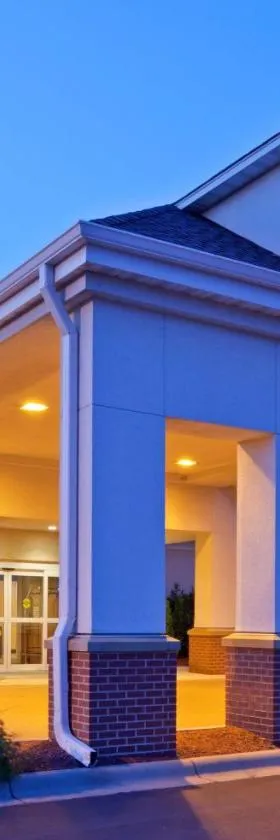 新布赖顿希尔顿惠庭套房酒店，位于罗斯维尔的酒店