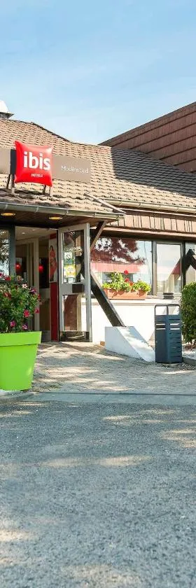 穆兰宜必思酒店，位于穆兰的酒店