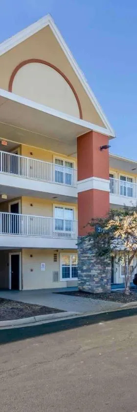 Extended Stay America Select Suites - Roanoke - Airport，位于罗阿诺的酒店