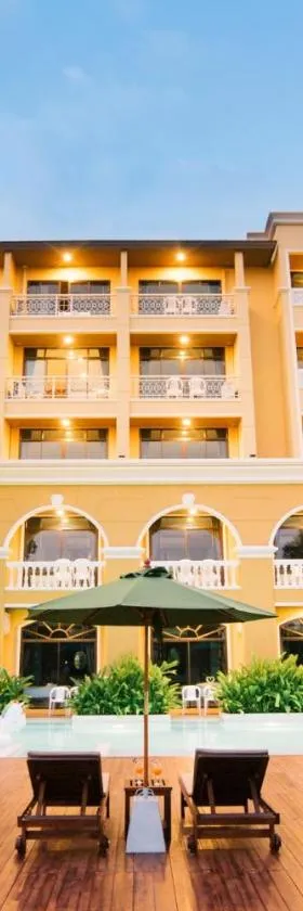 The Pineapple Hotel，位于甲米镇的酒店