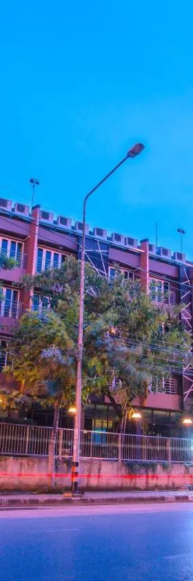 Nest n Rest Hotel，位于Ban Bang Toei (1)的酒店